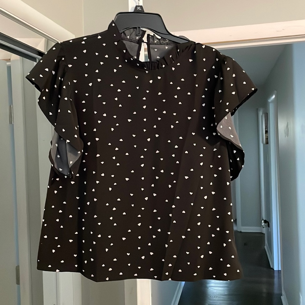 NWOT Shein Black and White Heart Blouse, Short Sleeves Size Large